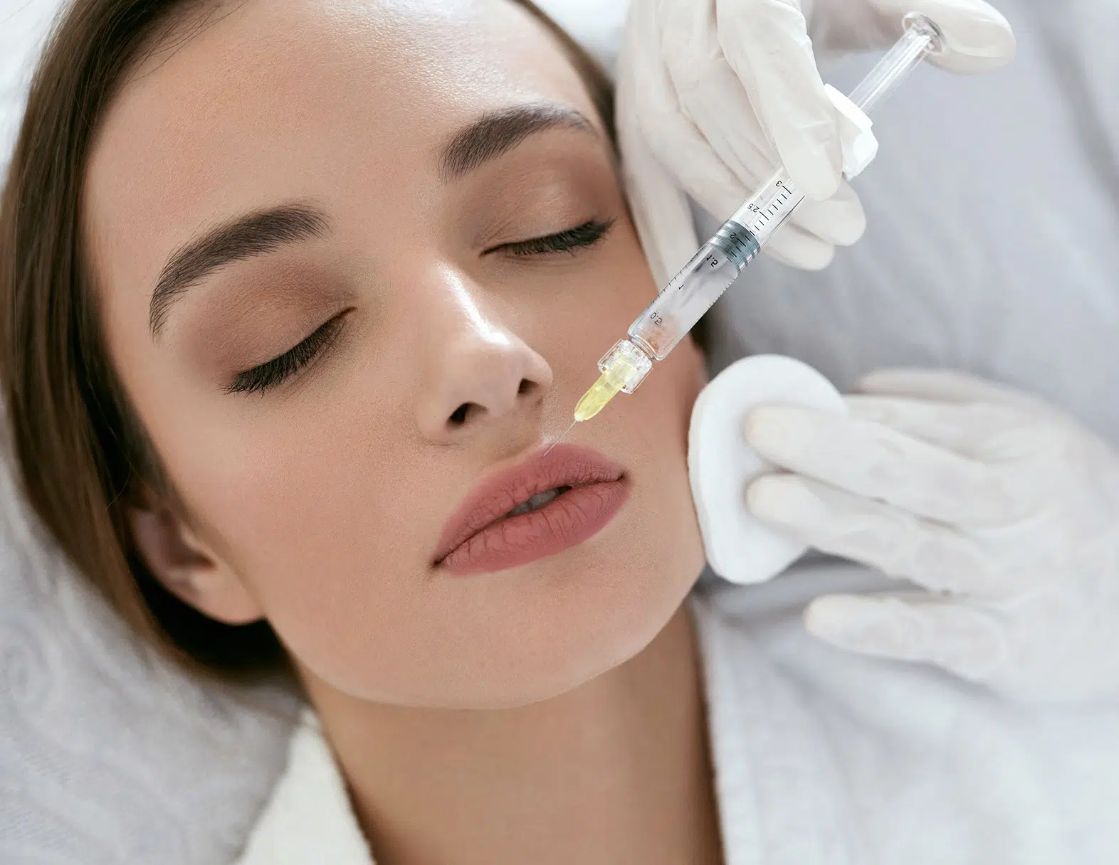 Les injections d’acide hyaluronique à Paris - Docteur Amir Vahedi