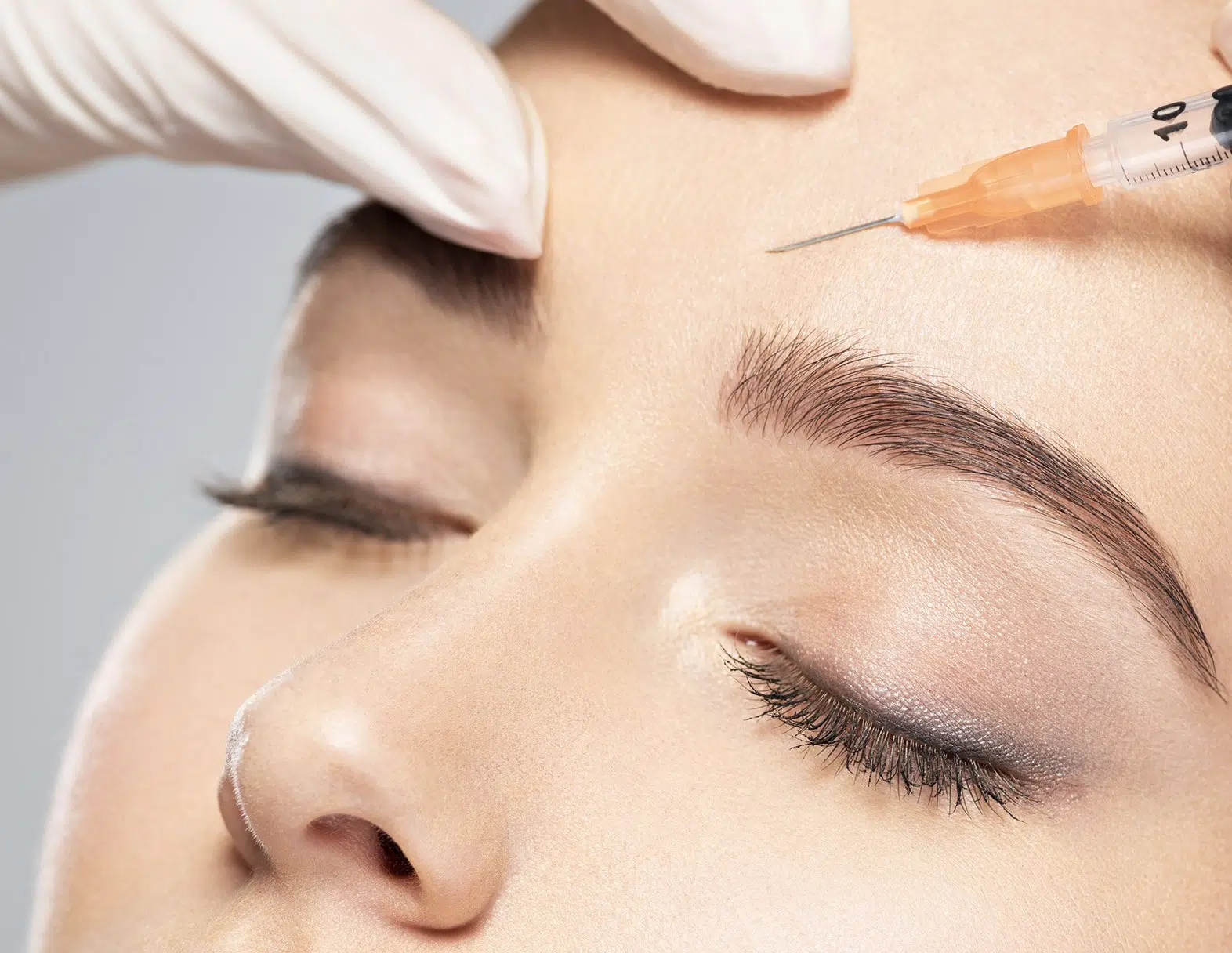 Injection de botox pour les rides du lion à Paris - Docteur Amir Vahedi