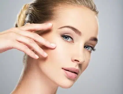 Conseils beauté et maquillage après une blépharoplastie | Dr Vahedi | Paris