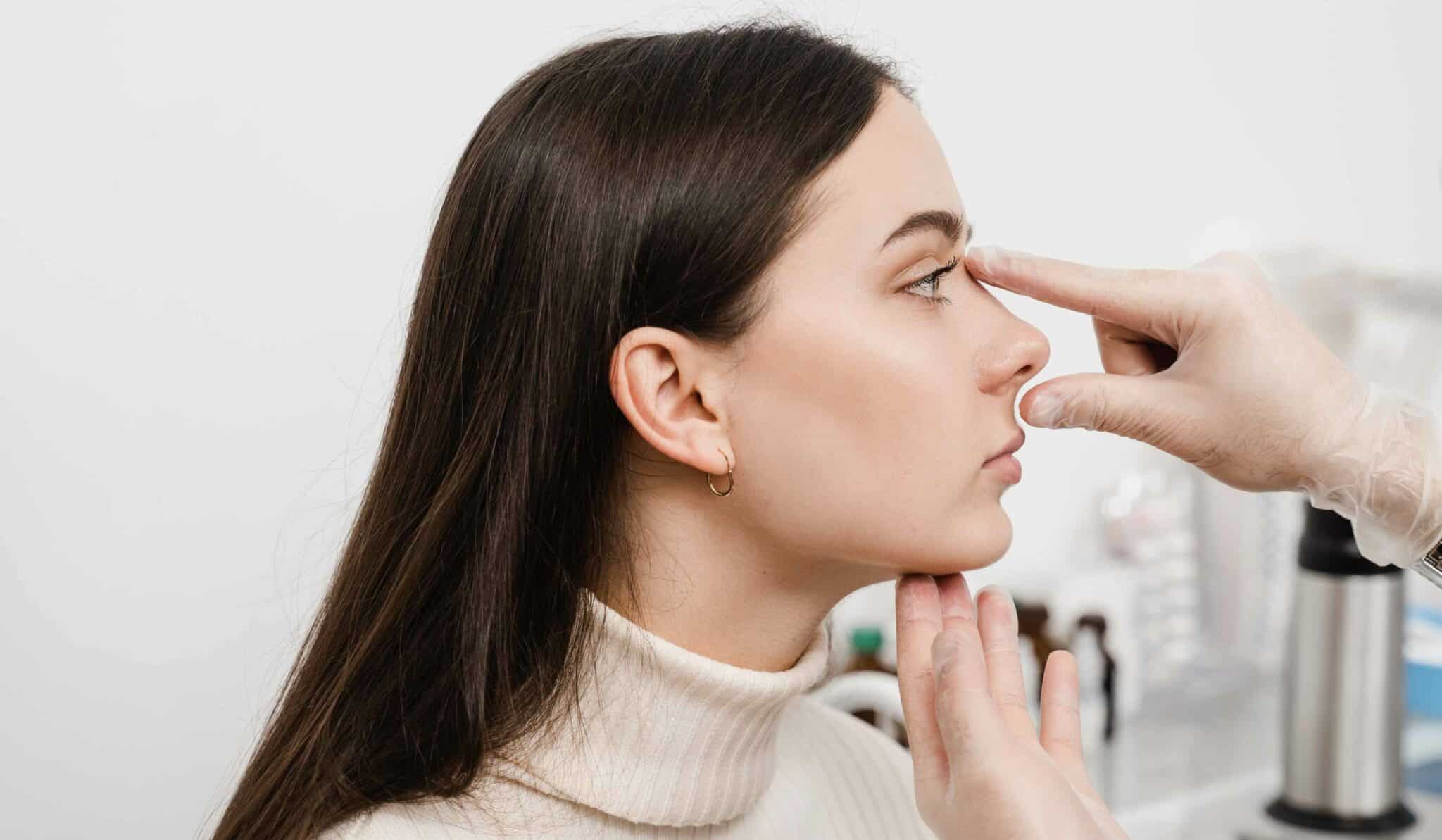 Je trouve l’arête de mon nez trop plate : que faire ? | Dr Vahedi | Paris