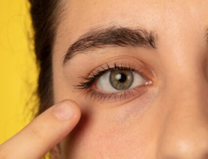Effacer ses cernes avec la médecine esthétique | Dr Vahedi | Paris